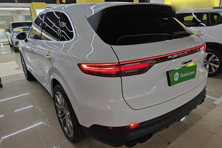 Used Porsche Cayenne E-Hybrid 2021 Cayenne E-Hybrid 2.0T Exterior 2