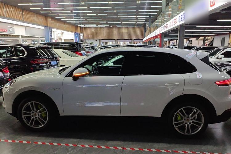 Used Porsche Cayenne E-Hybrid 2021 Cayenne E-Hybrid 2.0T Exterior 3