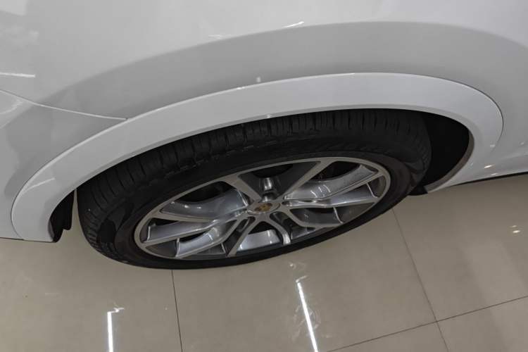 Used Porsche Cayenne E-Hybrid 2021 Cayenne E-Hybrid 2.0T Exterior 4