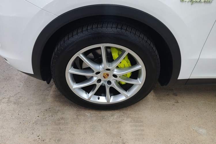 Used Porsche Cayenne E-Hybrid 2021 Cayenne E-Hybrid 2.0T Exterior 4