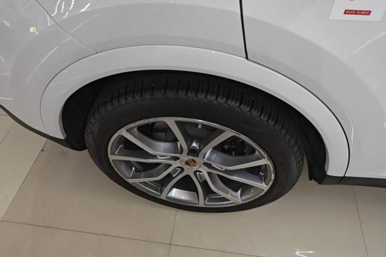 Used Porsche Cayenne E-Hybrid 2021 Cayenne E-Hybrid 2.0T Exterior 5