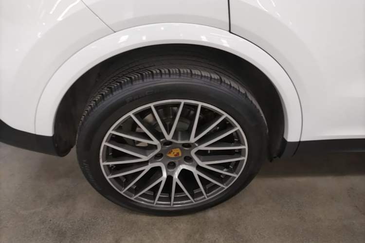 Used Porsche Cayenne E-Hybrid 2021 Cayenne E-Hybrid 2.0T Exterior 5