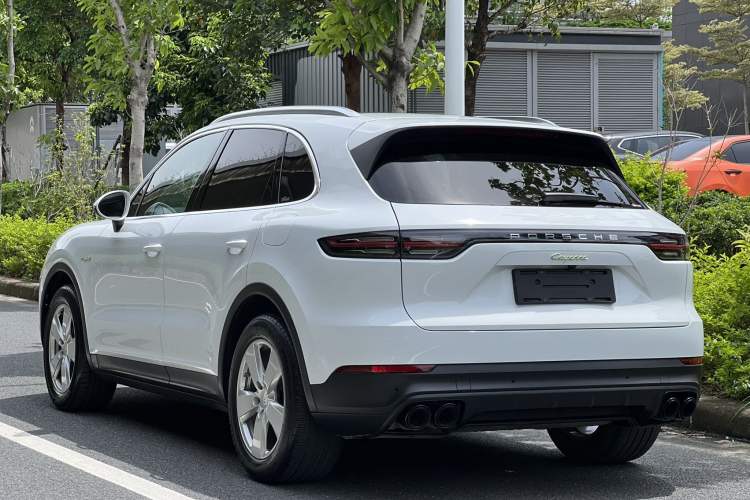 Used Porsche Cayenne E-Hybrid 2021 Cayenne E-Hybrid 2.0T Exterior 5