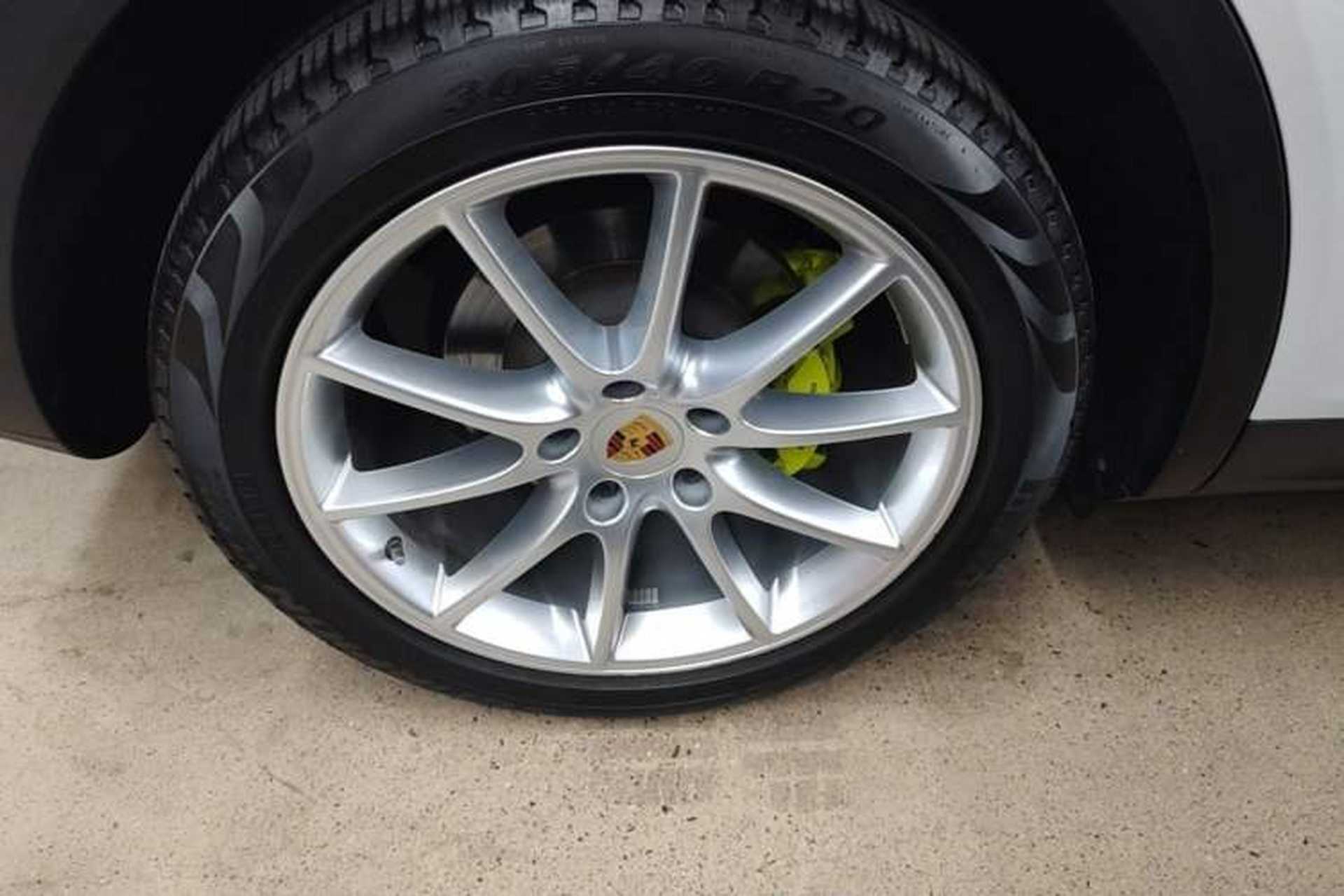 Used Porsche Cayenne E-Hybrid 2021 Cayenne E-Hybrid 2.0T Exterior 5