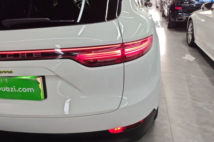 Used Porsche Cayenne E-Hybrid 2021 Cayenne E-Hybrid 2.0T Exterior 6