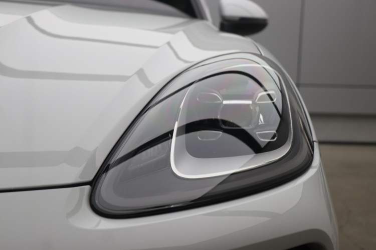 Used Porsche Cayenne E-Hybrid 2021 Cayenne E-Hybrid 2.0T Exterior 6