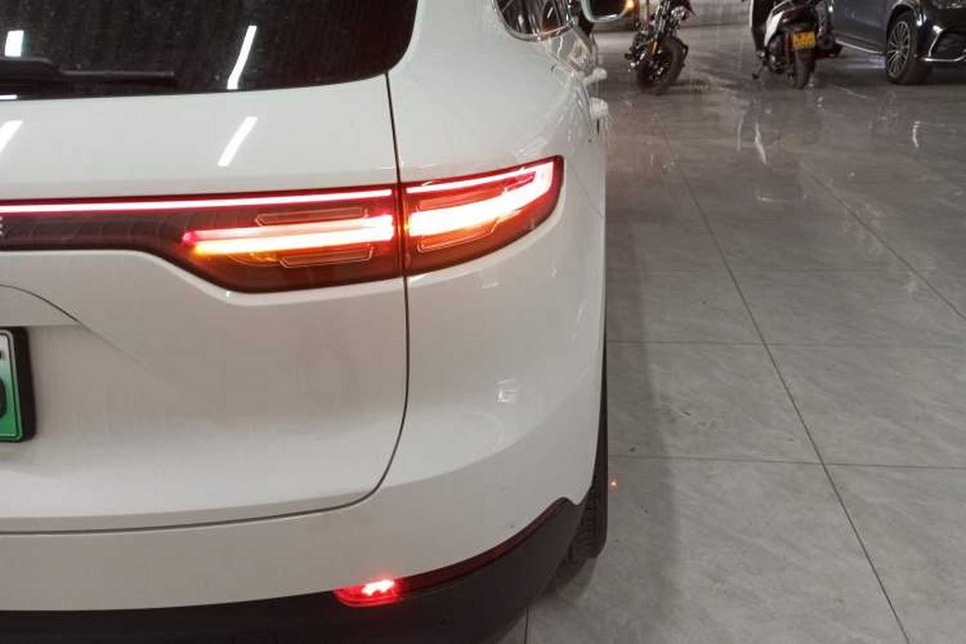 Used Porsche Cayenne E-Hybrid 2021 Cayenne E-Hybrid 2.0T Exterior 6
