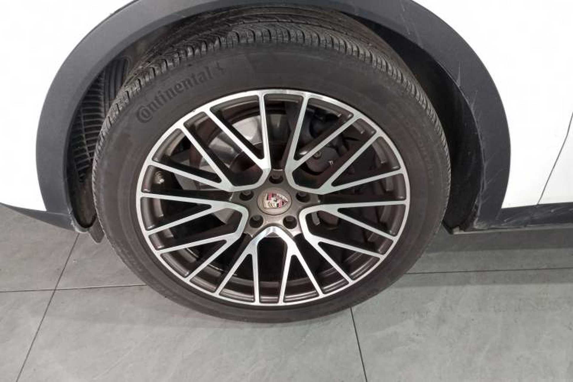 Used Porsche Cayenne E-Hybrid 2021 Cayenne E-Hybrid 2.0T Exterior 7