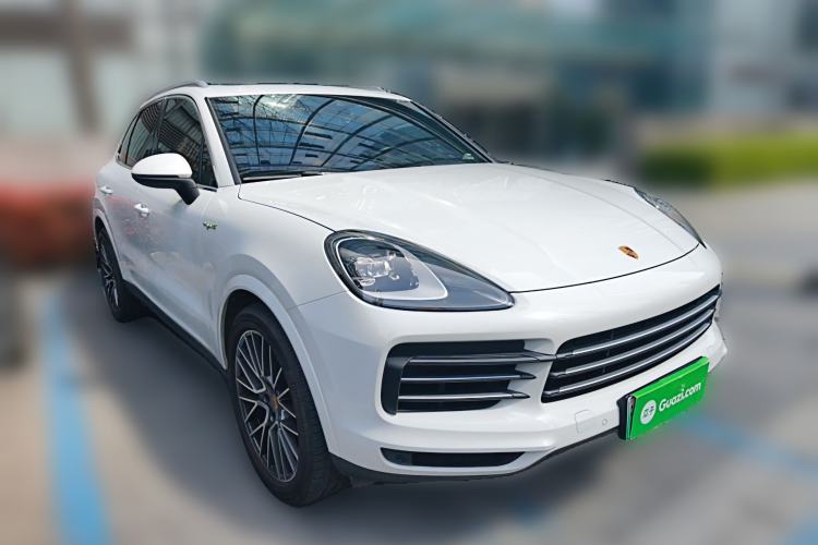 Used Porsche Cayenne E-Hybrid 2021 Cayenne E-Hybrid 2.0T Front Right 45 Deg