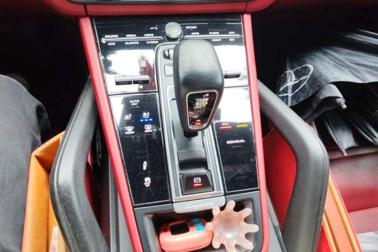 Used Porsche Cayenne E-Hybrid 2021 Cayenne E-Hybrid 2.0T Gear Lever