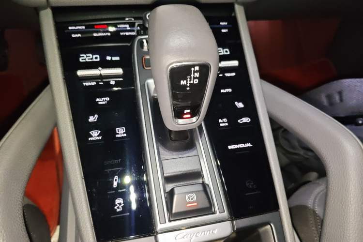 Used Porsche Cayenne E-Hybrid 2021 Cayenne E-Hybrid 2.0T Gear Lever