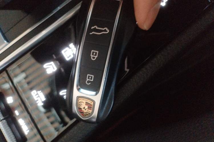 Used Porsche Cayenne E-Hybrid 2021 Cayenne E-Hybrid 2.0T Interior 1