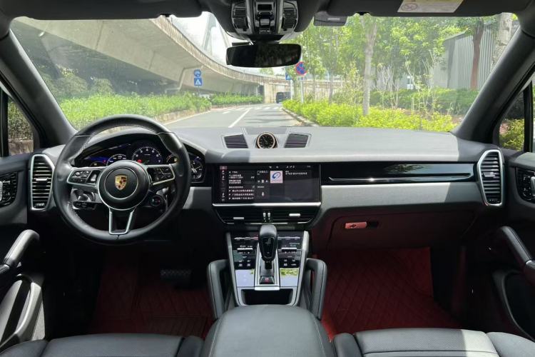 Used Porsche Cayenne E-Hybrid 2021 Cayenne E-Hybrid 2.0T Interior 2