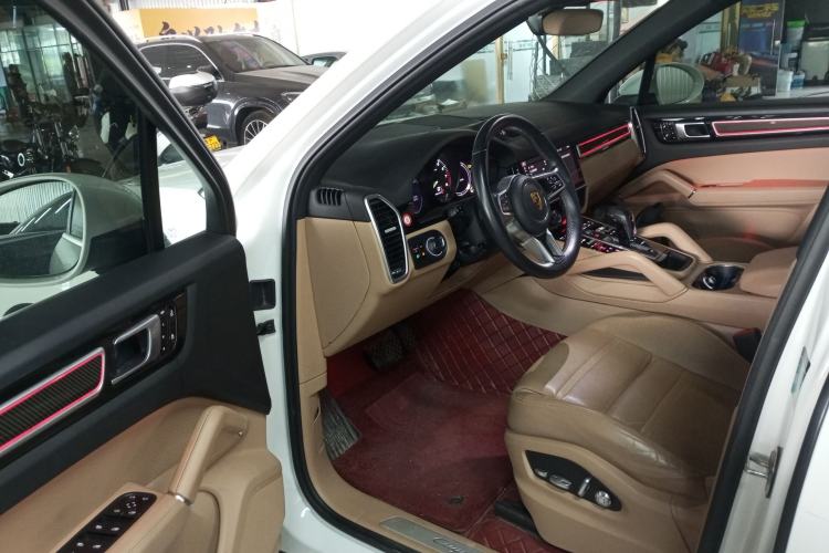 Used Porsche Cayenne E-Hybrid 2021 Cayenne E-Hybrid 2.0T Interior 3