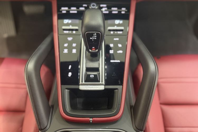 Used Porsche Cayenne E-Hybrid 2021 Cayenne E-Hybrid 2.0T Interior 4