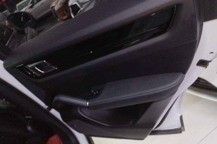 Used Porsche Cayenne E-Hybrid 2021 Cayenne E-Hybrid 2.0T Interior 6