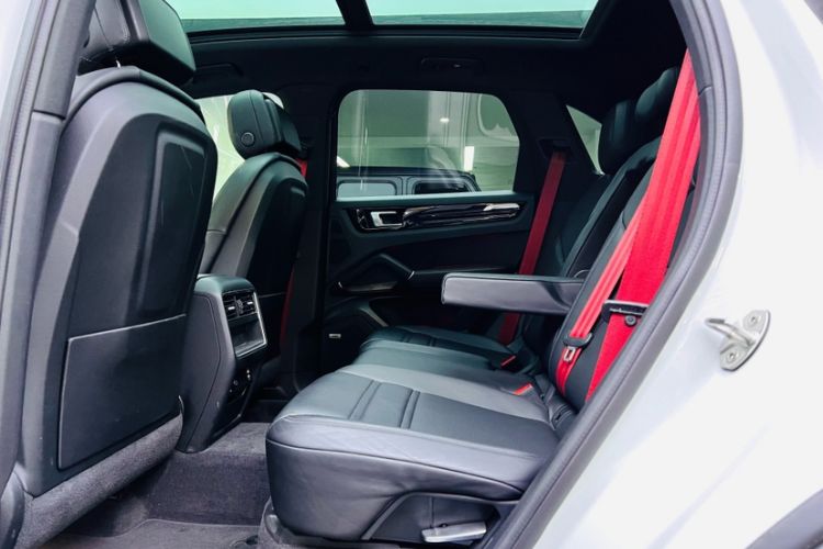 Used Porsche Cayenne E-Hybrid 2021 Cayenne E-Hybrid 2.0T Interior 7
