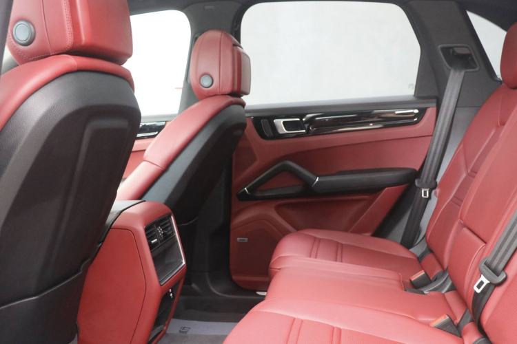 Used Porsche Cayenne E-Hybrid 2021 Cayenne E-Hybrid 2.0T Interior 7