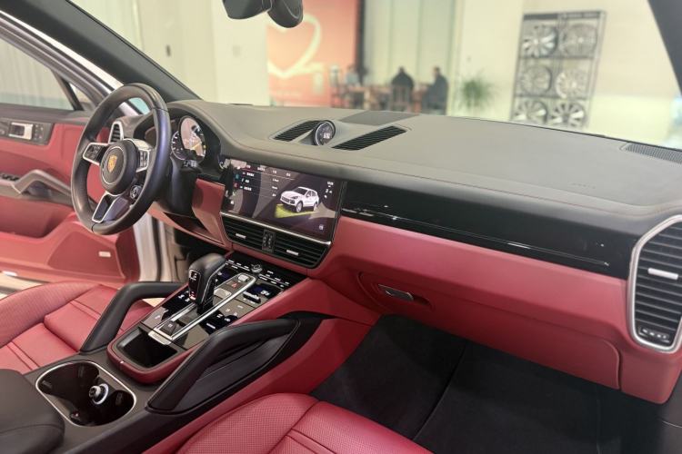 Used Porsche Cayenne E-Hybrid 2021 Cayenne E-Hybrid 2.0T Interior 9