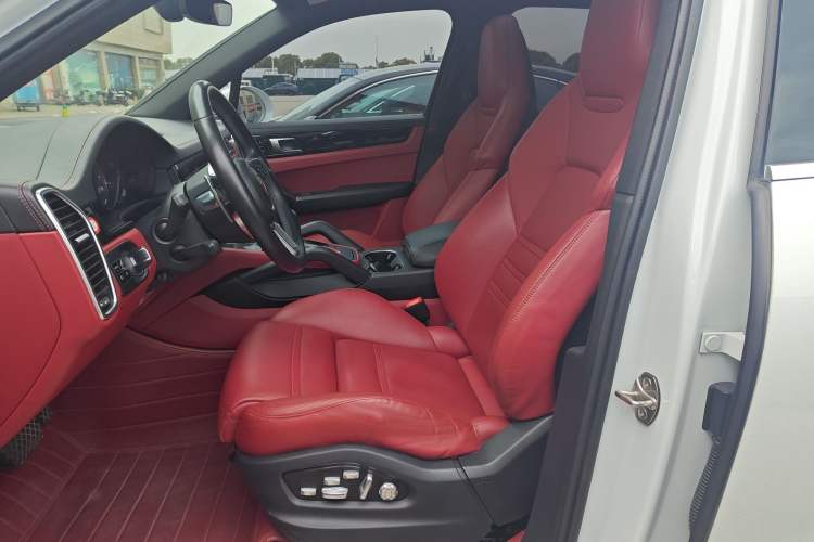 Used Porsche Cayenne E-Hybrid 2021 Cayenne E-Hybrid 2.0T Left Front Seat