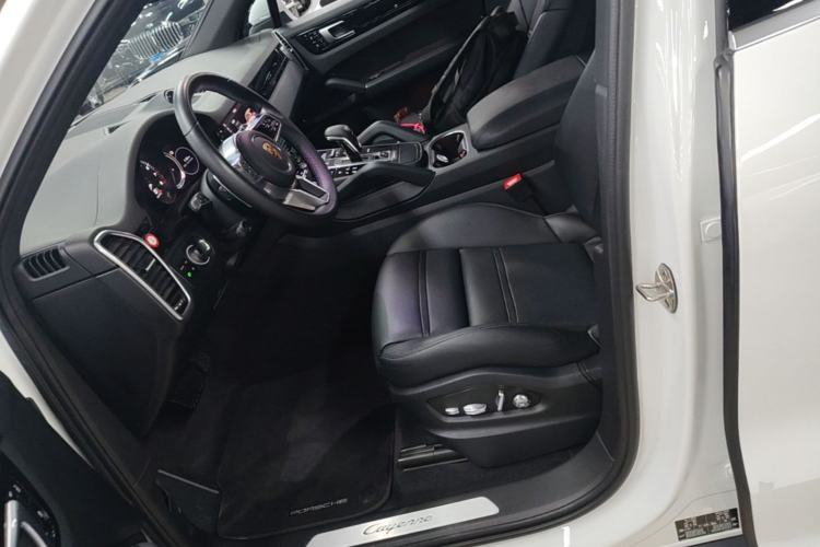Used Porsche Cayenne E-Hybrid 2021 Cayenne E-Hybrid 2.0T Left Front Seat