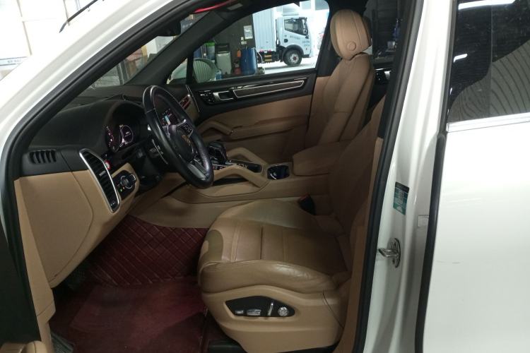 Used Porsche Cayenne E-Hybrid 2021 Cayenne E-Hybrid 2.0T Left Front Seat