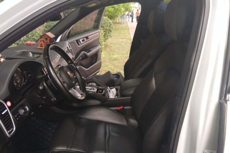 Used Porsche Cayenne E-Hybrid 2021 Cayenne E-Hybrid 2.0T Left Front Seat