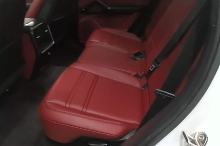 Used Porsche Cayenne E-Hybrid 2021 Cayenne E-Hybrid 2.0T Left Rear Seat