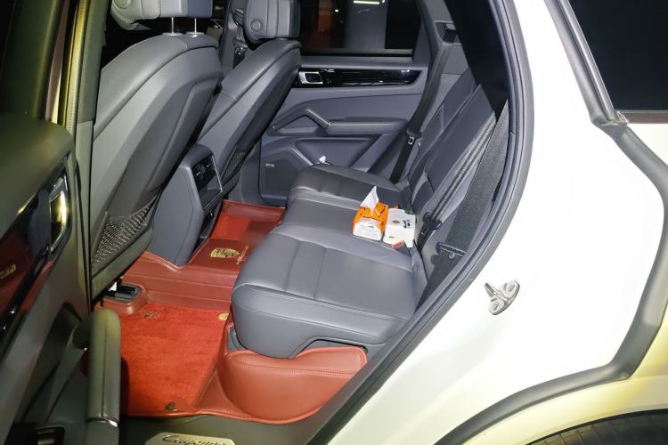 Used Porsche Cayenne E-Hybrid 2021 Cayenne E-Hybrid 2.0T Left Rear Seat
