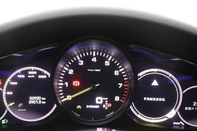 Used Porsche Cayenne E-Hybrid 2021 Cayenne E-Hybrid 2.0T Odometer Close Up