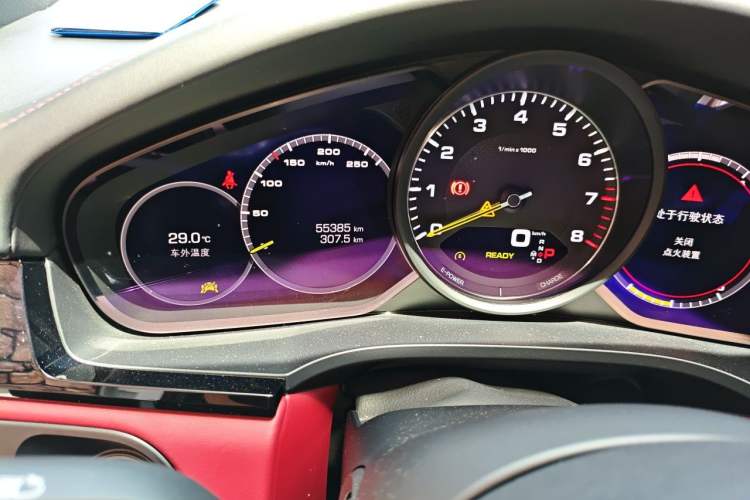 Used Porsche Cayenne E-Hybrid 2021 Cayenne E-Hybrid 2.0T Odometer Close Up