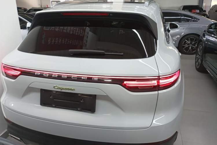 Used Porsche Cayenne E-Hybrid 2021 Cayenne E-Hybrid 2.0T Rear