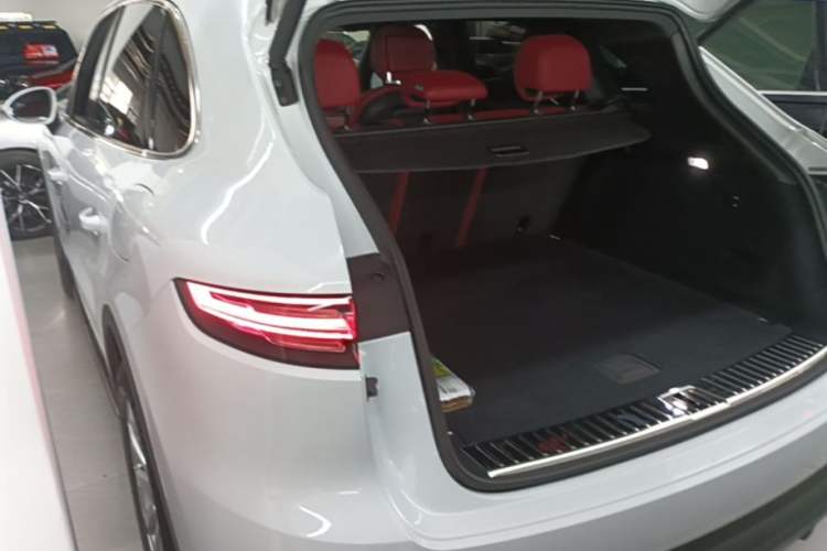 Used Porsche Cayenne E-Hybrid 2021 Cayenne E-Hybrid 2.0T Rear Left 45 Deg