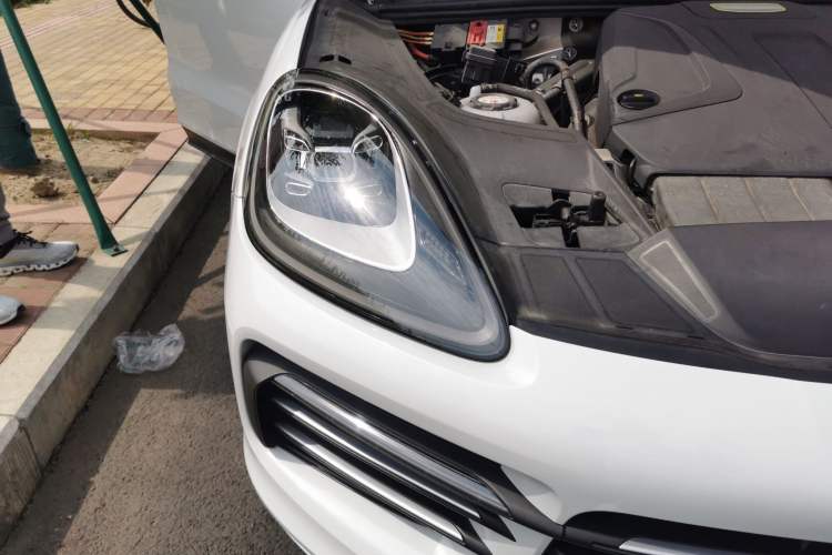 Used Porsche Cayenne E-Hybrid 2021 Cayenne E-Hybrid 2.0T Right Front Headlight