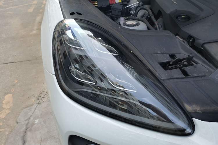 Used Porsche Cayenne E-Hybrid 2021 Cayenne E-Hybrid 2.0T Right Front Headlight