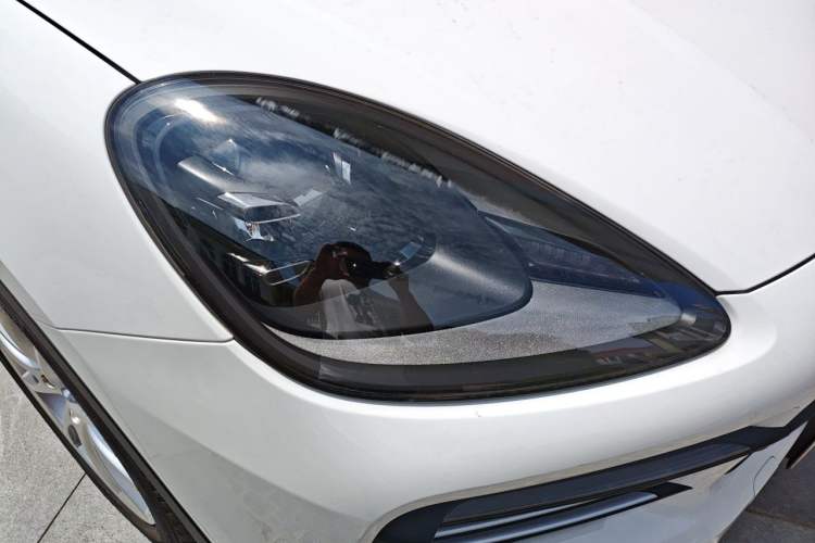 Used Porsche Cayenne E-Hybrid 2021 Cayenne E-Hybrid 2.0T Right Front Headlight