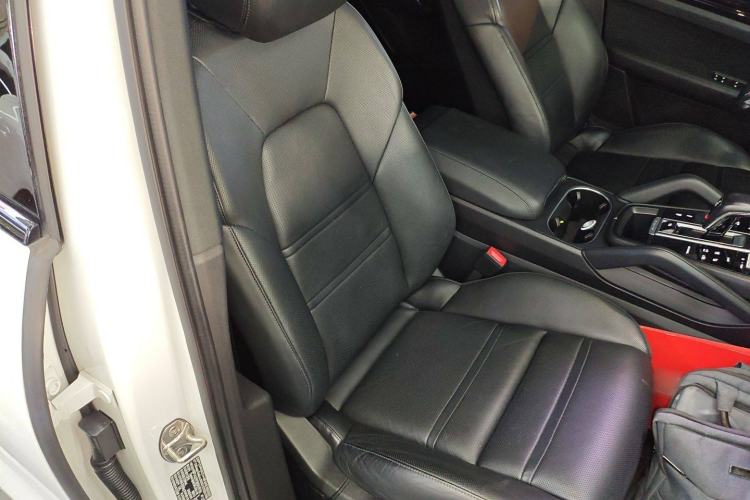 Used Porsche Cayenne E-Hybrid 2021 Cayenne E-Hybrid 2.0T Right Front Seat
