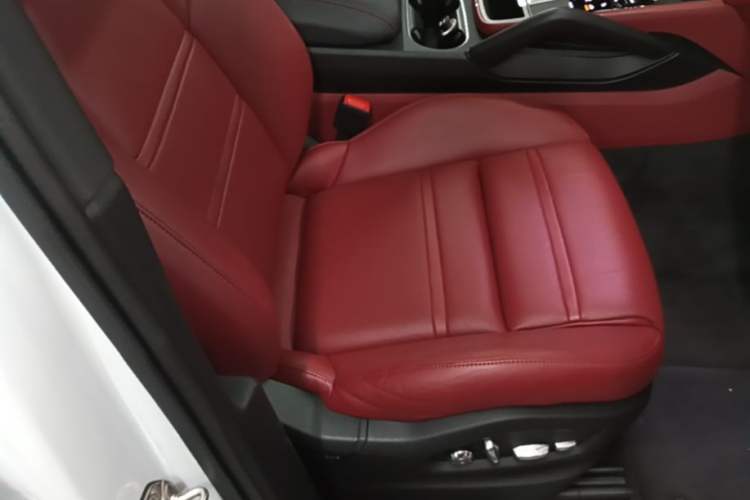 Used Porsche Cayenne E-Hybrid 2021 Cayenne E-Hybrid 2.0T Right Front Seat