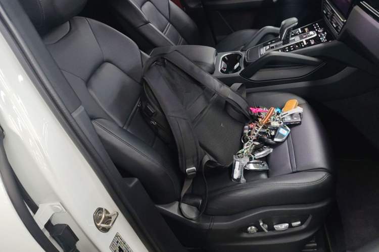 Used Porsche Cayenne E-Hybrid 2021 Cayenne E-Hybrid 2.0T Right Front Seat