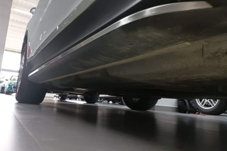 Used Porsche Cayenne E-Hybrid 2021 Cayenne E-Hybrid 2.0T Right Side Sill