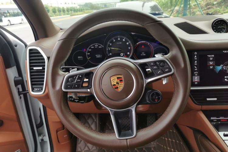 Used Porsche Cayenne E-Hybrid 2021 Cayenne E-Hybrid 2.0T Steering Wheel