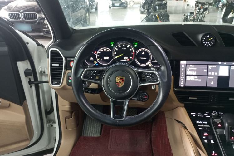 Used Porsche Cayenne E-Hybrid 2021 Cayenne E-Hybrid 2.0T Steering Wheel