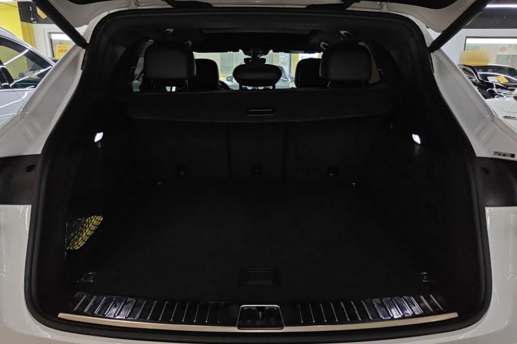 Used Porsche Cayenne E-Hybrid 2021 Cayenne E-Hybrid 2.0T Trunk