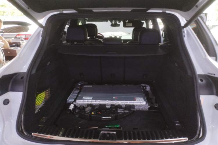 Used Porsche Cayenne E-Hybrid 2021 Cayenne E-Hybrid 2.0T Trunk