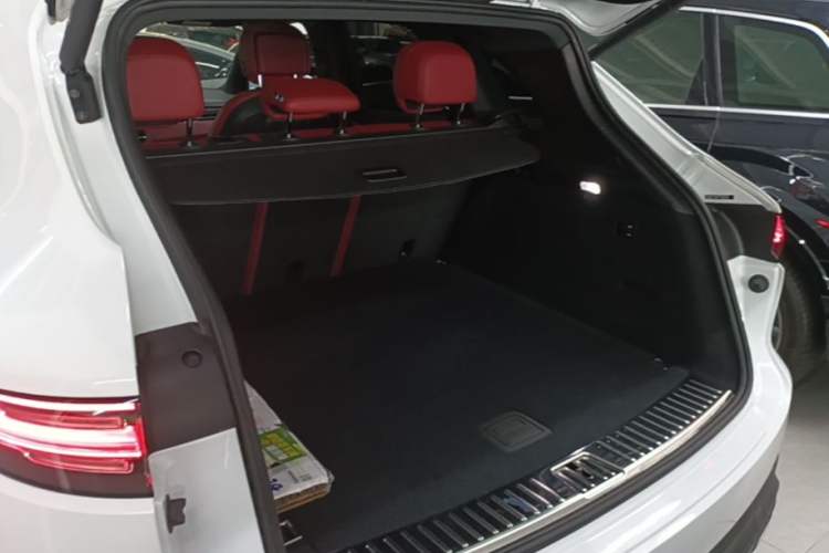 Used Porsche Cayenne E-Hybrid 2021 Cayenne E-Hybrid 2.0T Trunk