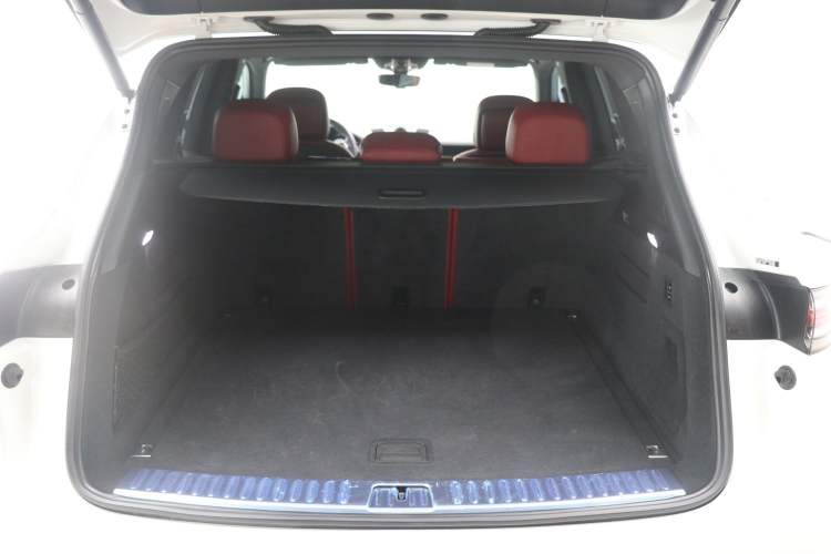 Used Porsche Cayenne E-Hybrid 2021 Cayenne E-Hybrid 2.0T Trunk