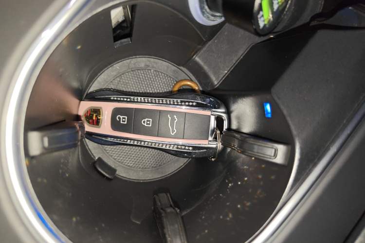 Used Porsche Cayenne E-Hybrid 2021 Cayenne E-Hybrid 2.0T Vehicle Key