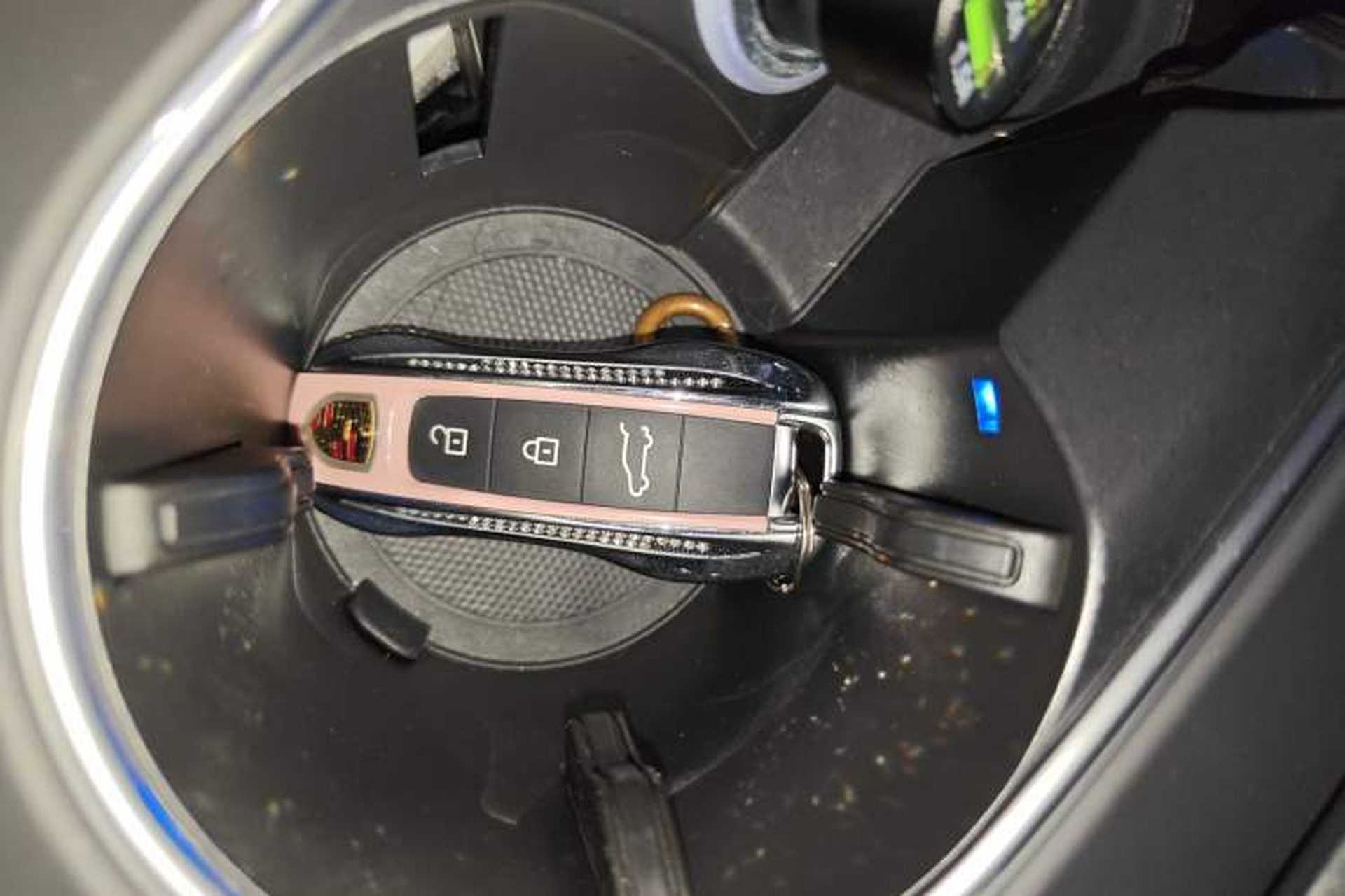 Used Porsche Cayenne E-Hybrid 2021 Cayenne E-Hybrid 2.0T Vehicle Key