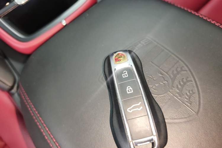Used Porsche Cayenne E-Hybrid 2021 Cayenne E-Hybrid 2.0T Vehicle Key
