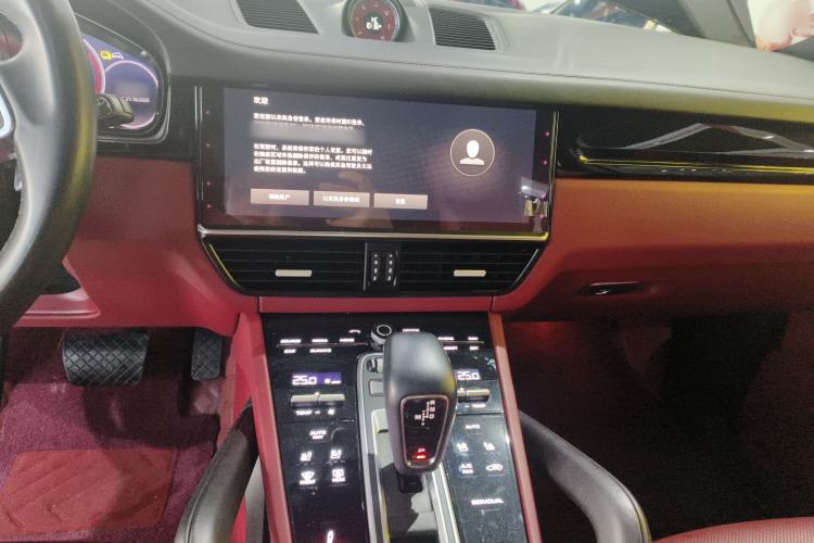 Used Porsche Cayenne E-Hybrid 2022 Cayenne E-Hybrid 2.0T Platinum Edition Audio And AC Panel